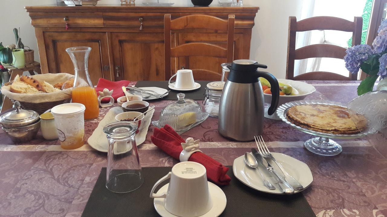 Les Glycines - Domaine Gilles Coperet Acomodação com café da manhã Régnié Exterior foto